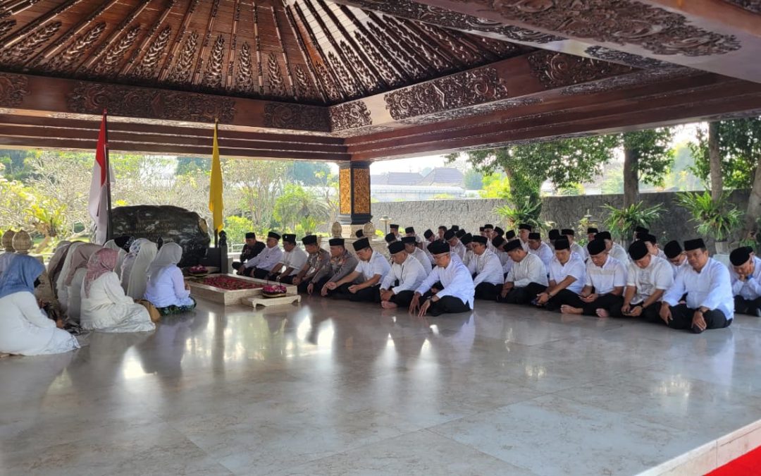 Jelang Peringatan Hari Jadi Blitar ke 702 Pemkab Blitar Lakukan Ziarah Makam